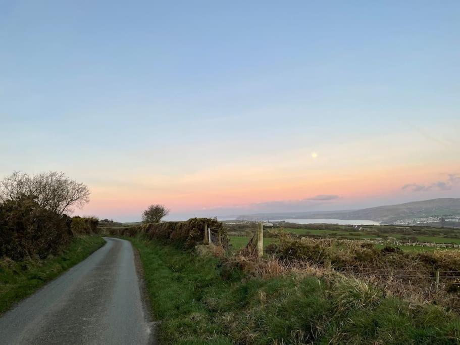 The Hut@Trefechan Wen - Coastal Coziness! Goodwick Bagian luar foto
